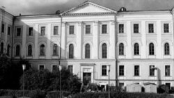 В Твери убрали таблички в память расстрелянных НКВД поляках и советских гражданах В Твери убрали таблички в память расстрелянных НКВД поляках и советских гражданах