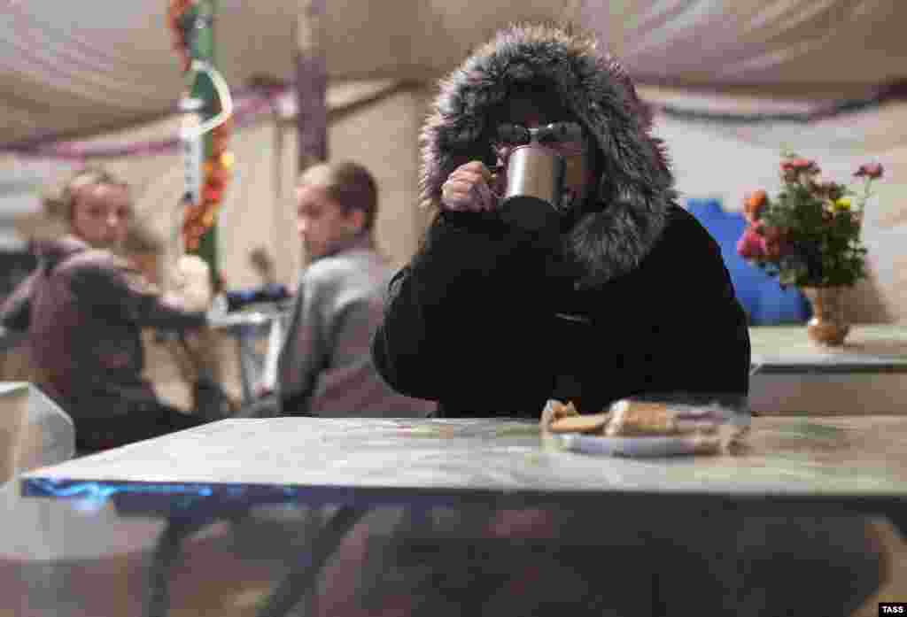 Основные посетители таких пунктов – пенсионеры и родители с детьми 