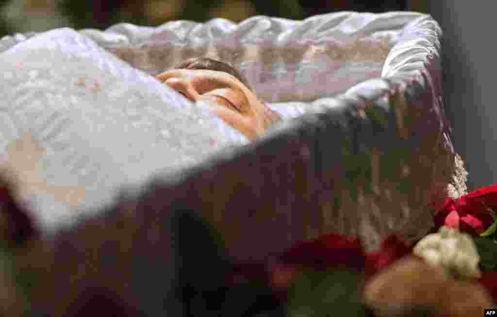 Прощание с Борисом Немцовым в Сахаровском Центре в Москве 