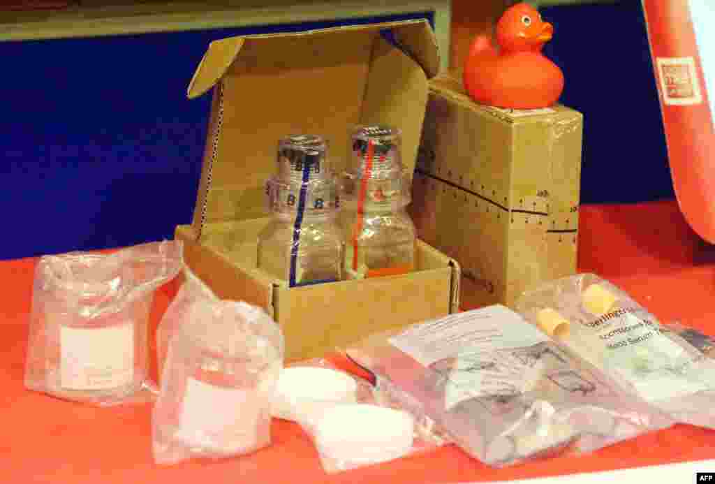 Спортсмен обязан находится всегда в поле зрения своего ОДК, даже во время сдачи анализа мочи. Спортсмена не отпускают с процедуры контроля до тех пор, пока он не предоставит достаточное количество биоматериала (100 мл) На фото – набор допинг-контроля, который раздают атлетам во время Олимпийских игр