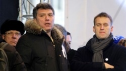 Навальный и Немцов. Как оппозиционные политики боролись за демократические перемены в России  Навальный и Немцов. Как оппозиционные политики боролись за демократические перемены в России