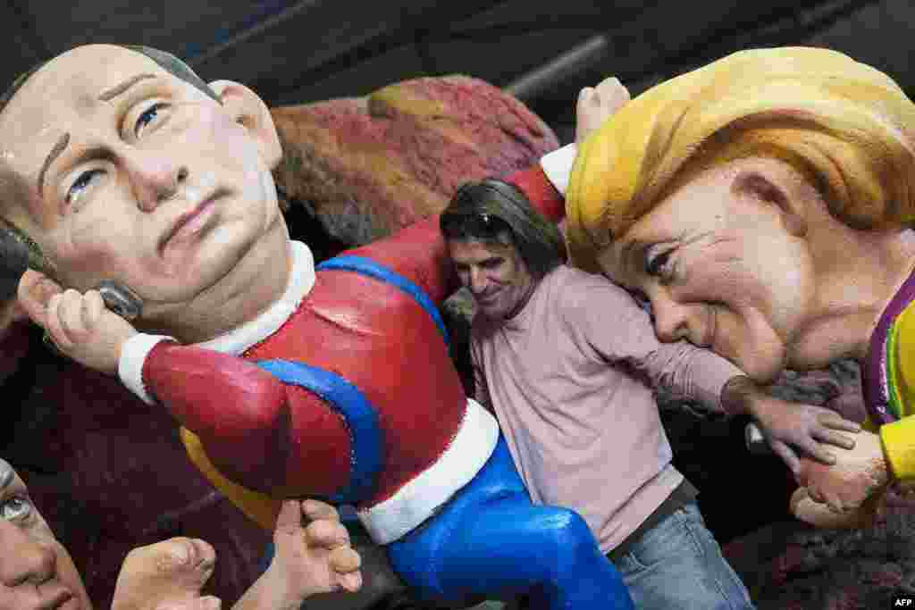 Чучела политиков на праздновании Пурима в 2014 году в Израиле 