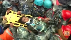 Под завалами в Непале через 6 дней после землетрясения нашли подростка Под завалами в Непале через 6 дней после землетрясения нашли подростка