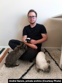 Андрей Саром с питомцами