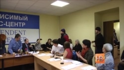 Правозащитника закидали яйцами Правозащитника закидали яйцами