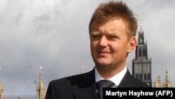 Александр Литвиненко после пресс-конференции в Лондоне, 14 сентября 2004