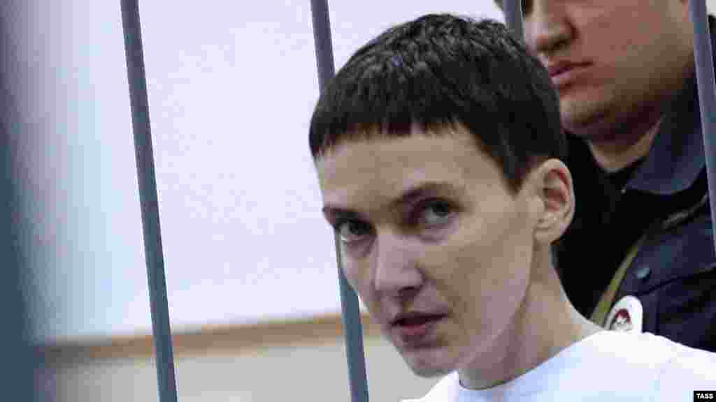 Надежда Савченко в зале Басманного суда, Москва. 10 февраля 2015 