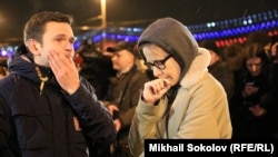 Ксения Собчак и Илья Яшин на месте убийства Бориса Немцова 